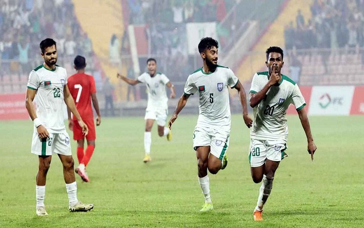 শেষ মুহূর্তের গোলে বাংলাদেশের রোমাঞ্চকর জয়