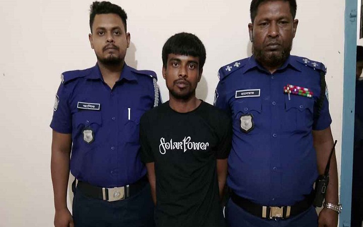 বাঞ্ছারামপুরে অস্ত্রসহ যুবক গ্রেফতার