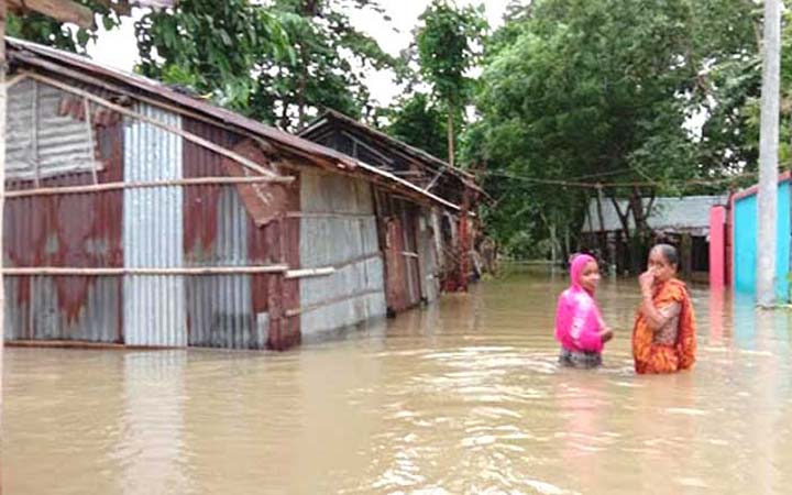 দেশের দক্ষিণাঞ্চল বন্যাকবলিত