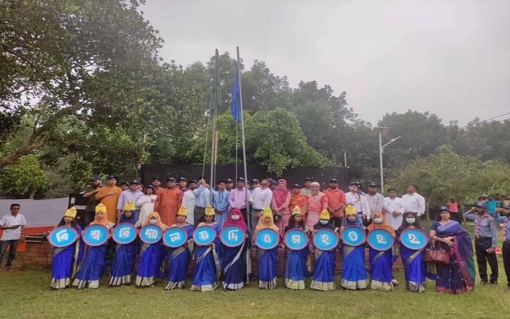 নিউটনের বিকল্প সূত্র উদ্ভাবন করার আহবান কুবি উপাচার্যের
