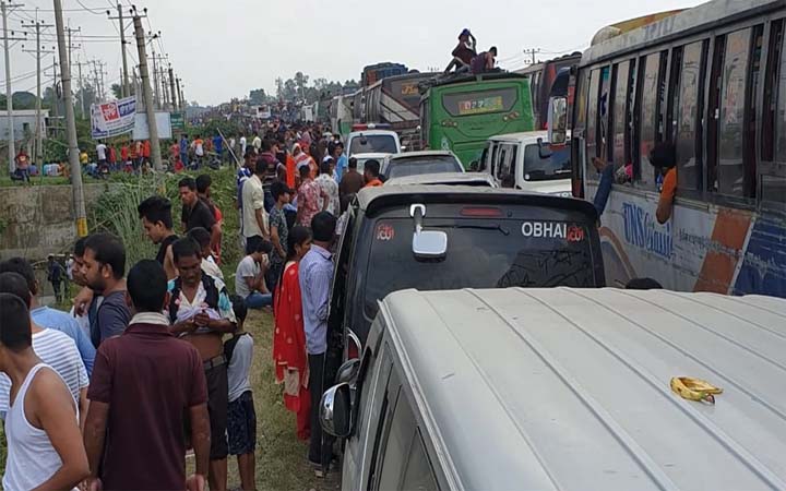 ঈদে ধাপে ধাপে ঢাকা ছাড়ার পরামর্শ