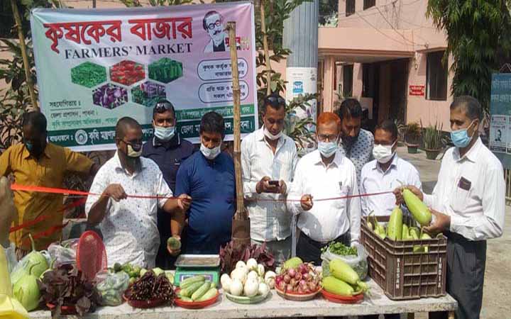 তৃণমূল কৃষকের পণ্য সরাসরি ভোক্তার নিকট পৌঁছে দিতে খামার বাড়ির সামনে কৃষকের বাজার উদ্বোধন