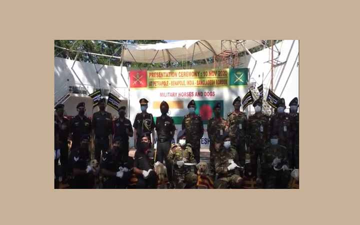 বাংলাদেশ সেনাবাহিনীকে ২০ ঘোড়া ও ১০টি কুকুর দিল ভারত