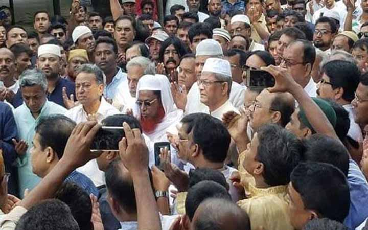 তরিকুলের কবর জিয়ারতে ফখরুল