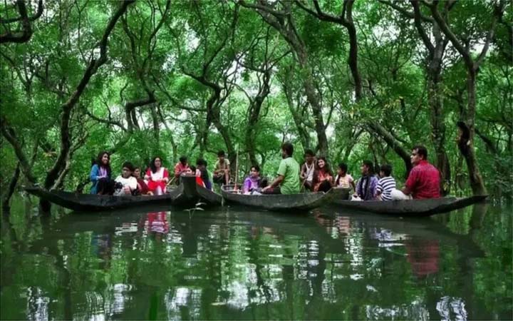 দেশের পর্যটনকেন্দ্রগুলো এত ব্যয়বহুল কেন