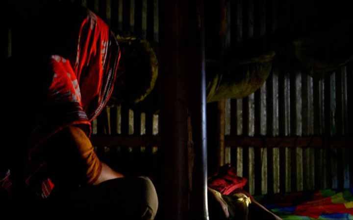 ‘আমি বেশ্যা, আমার মেয়ের বাপের পরিচয় নাই’