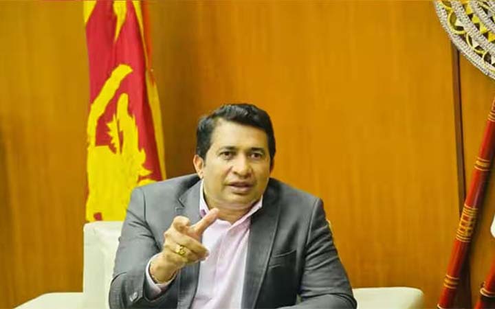 নিজ দেশের ক্রিকেট বোর্ডকে বিশ্বাসঘাতক বললেন শ্রীলংকার মন্ত্রী