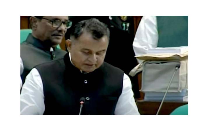 সংসদে বাজেট পেশ করছেন অর্থমন্ত্রী
