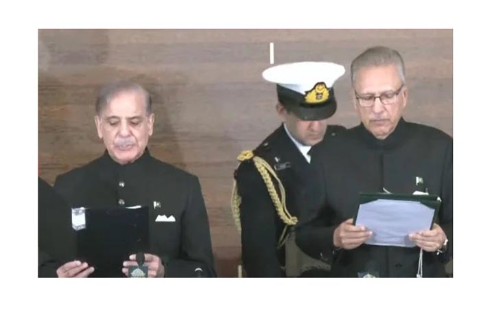 পাকিস্তানের প্রধানমন্ত্রী হিসেবে শপথ নিলেন শাহবাজ শরিফ