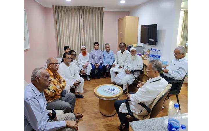 খালেদা জিয়ার স্বাস্থ্যের খোঁজ নিলেন ১২ দলীয় জোটের শীর্ষ নেতারা