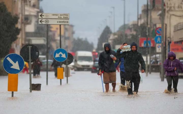 পশ্চিম ইউরোপে ঘূর্ণিঝড় ‘সিয়ারান’র আঘাতে ১৬ জনের প্রাণহানি