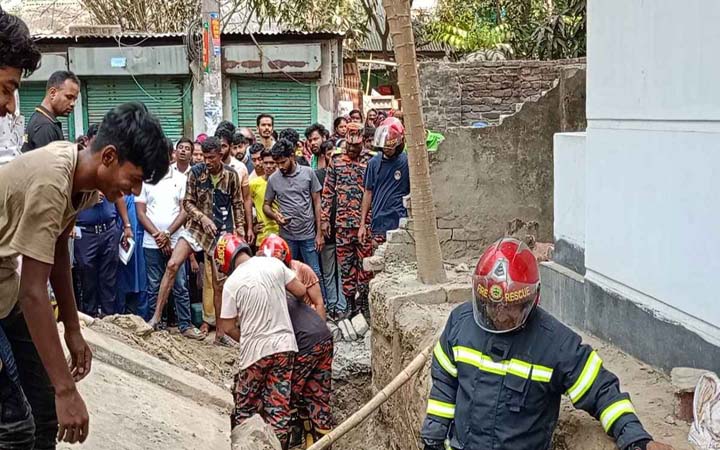 সিরাজগঞ্জে দেয়াল চাপা পড়ে দুই নির্মাণ শ্রমিক নিহত, আহত ৩