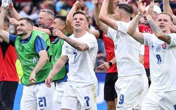 বেলজিয়ামকে হারিয়ে স্লোভাকিয়ার ‘অঘটন’