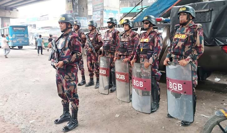 ঈদযাত্রা স্বস্তিদায়ক করতে গাজীপুর মহাসড়কে বিজিবি মোতায়েন