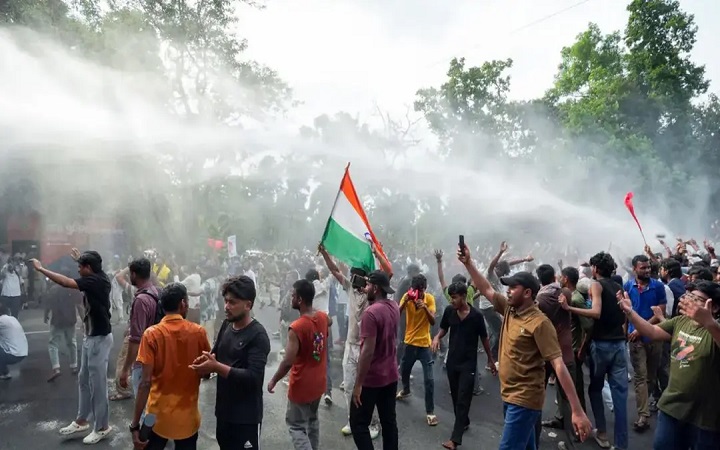 এবার বিহারের শিক্ষামন্ত্রীর পদত্যাগের দাবিতে বিক্ষোভে নামছে শিক্ষার্থীরা