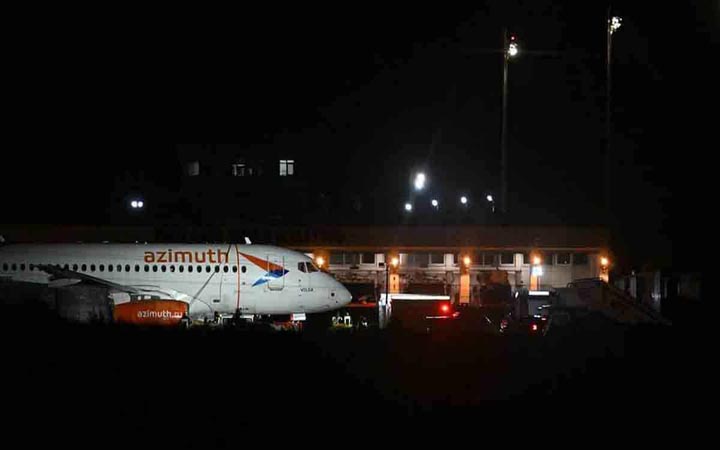 রানওয়েতে রুশ বিমানে হঠাৎ আগুন