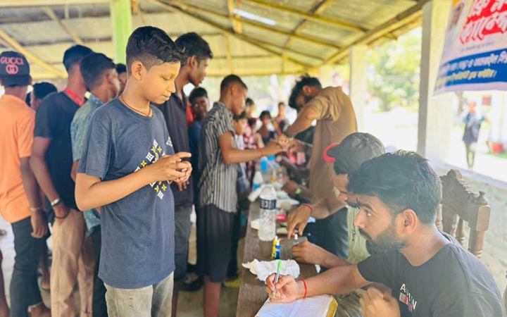 আমরাইলছড়া চা বাগানে ফ্রি ব্লাড গ্রুপিং ক্যাম্পেইন