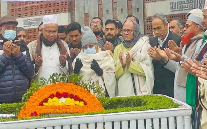 কোকোর কবর জিয়ারত করলেন বিএনপি নেতারা