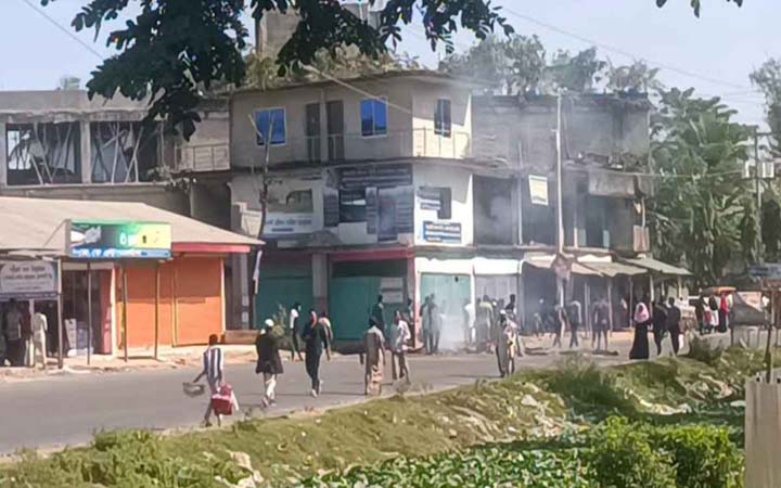 কক্সবাজারে পুলিশ-বিএনপি সংঘর্ষে গুলিবিদ্ধ ৫