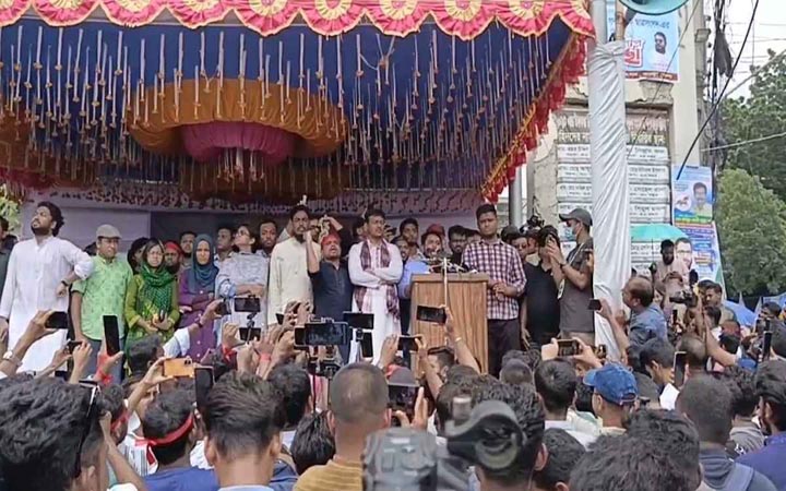 বগুড়ায় শহীদ পরিবারের সঙ্গে এনসিপির সাক্ষাৎ