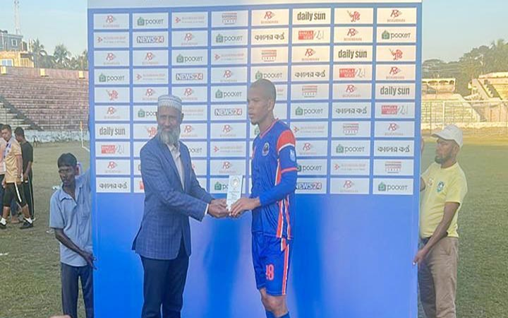 প্রিমিয়ার লিগের প্রথম খেলায় চট্টগ্রাম আবাহনীকে হারালো পুলিশ