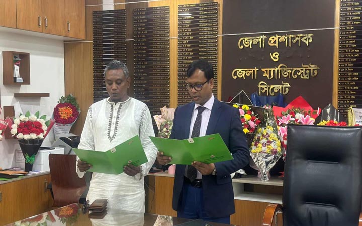 ৪ বছর পর শপথ নিলেন ইউপি চেয়ারম্যান