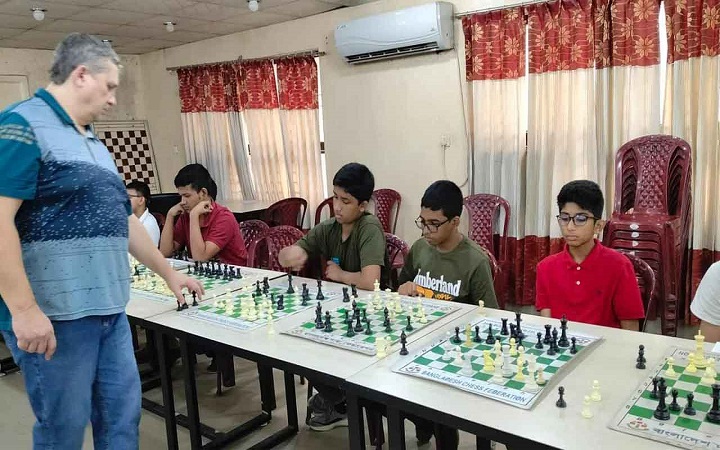রাশিয়ান গ্র্যান্ডমাস্টারকে হারালো ১৪ বছর বয়সী সায়ান