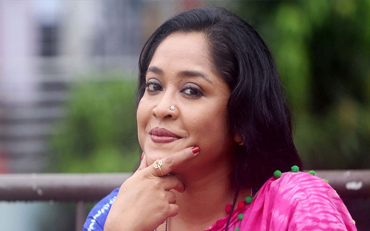 অসুস্থ হয়ে হাসপাতালে ভর্তি অভিনেত্রী চুমকি