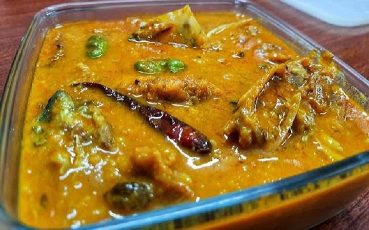রেসিপি: মুগ ডাল দিয়ে রান্না করুন রুই মাছ