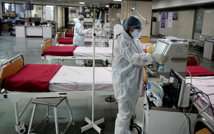 কলকাতায় করোনায় বৃদ্ধার মৃত্যু, নতুন ধরন নিয়ে উদ্বেগ