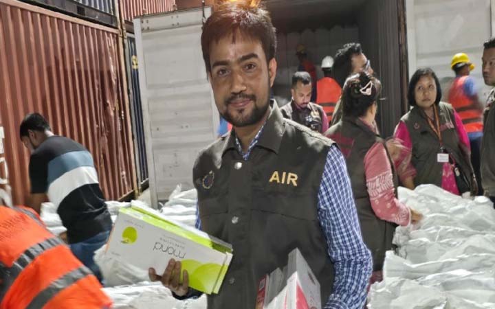 চট্রগ্রাম কাস্টমসে বিদেশি সিগারেট জব্দ