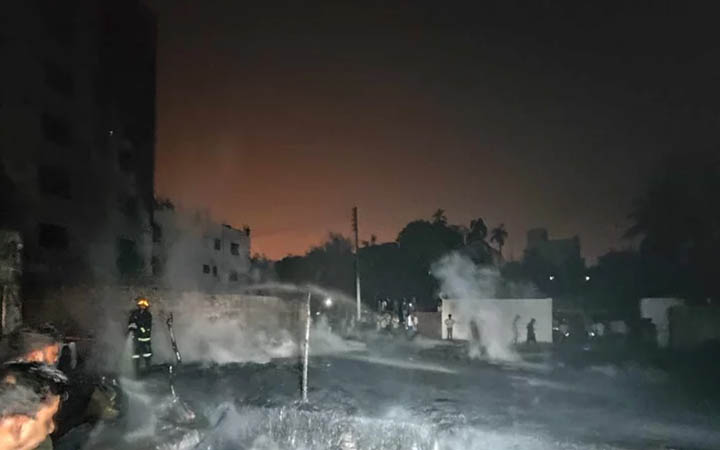 চট্টগ্রামে প্লাস্টিক পণ্যের গোডাউনে আগুন