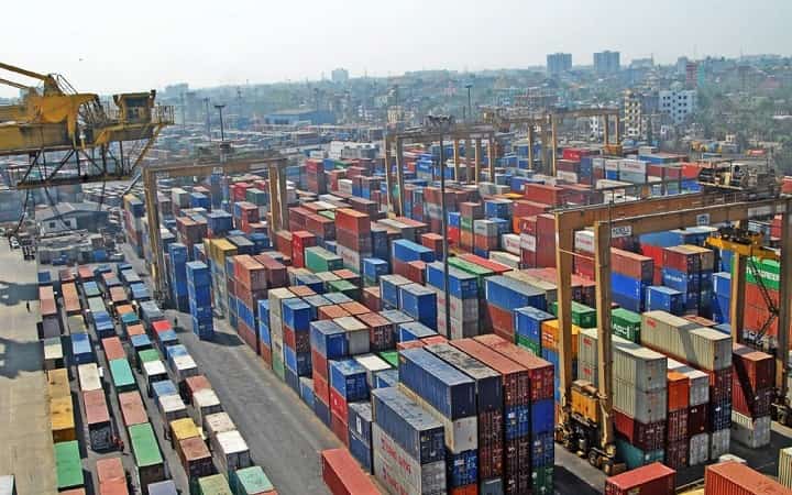 ‘জট কমাতে’ চট্টগ্রাম বন্দরে স্টোররেন্ট একমাস স্থগিত