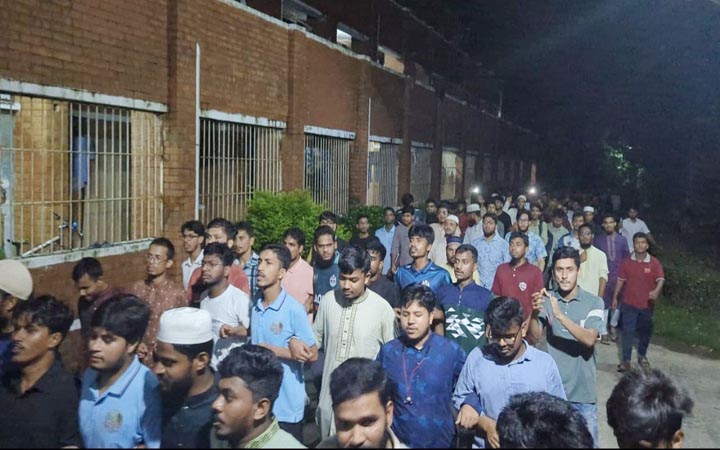 লীগ মারত বুলেট দিয়ে, দল মারে পাথর দিয়ে : চবি