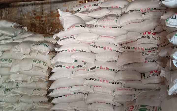 অন্তর্বর্তী সরকারের নীতিমালা বাতিলের দাবিতে সার ডিলারদের কঠোর কর্মসূচির হুঁশিয়ারি