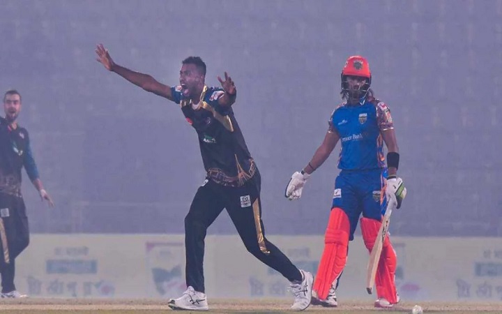 টানা চতুর্থ জয়ে টেবিলের শীর্ষে খুলনা