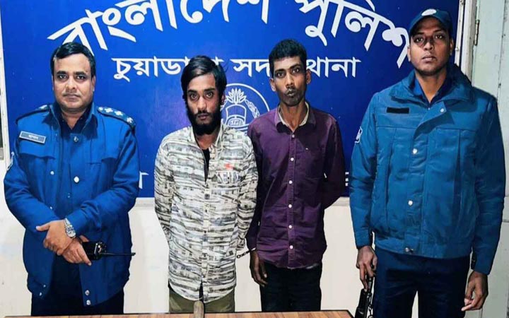 চুয়াডাঙ্গায় ডাকাতির প্রস্তুতিকালে অস্ত্রসহ দুই ডাকাত আটক