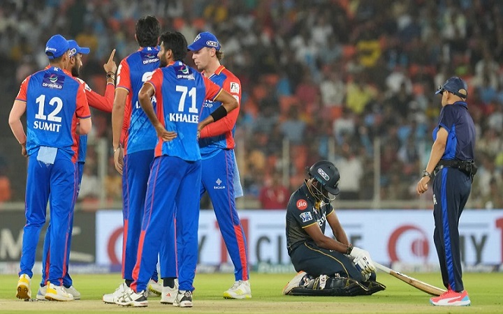 সর্বনিম্ন রানে অলআউট গুজরাট, দিল্লির সহজ জয়