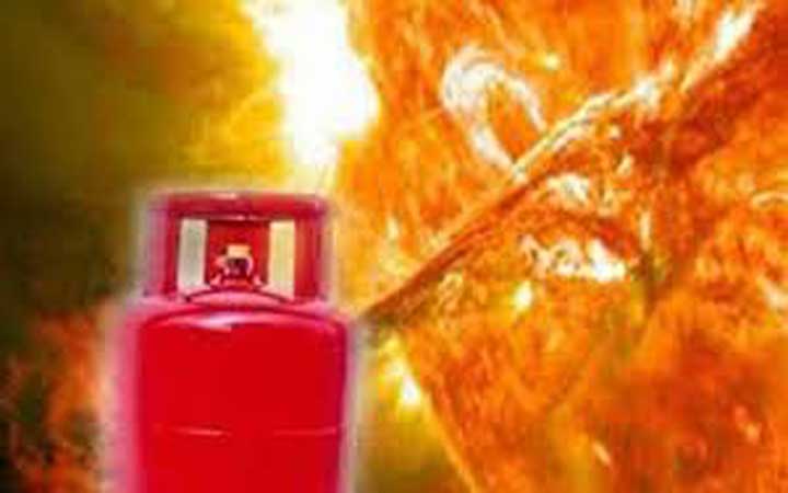 সিরাজগঞ্জে গ্যাস সিলিন্ডারের আগুনে একই পরিবারের ৬ জন দগ্ধ