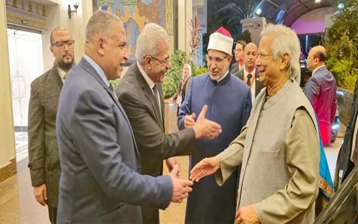 আল-আজহার বিশ্ববিদ্যালয়ে ড. ইউনূসকে স্বাগত জানালেন অধ্যাপক দাউদ