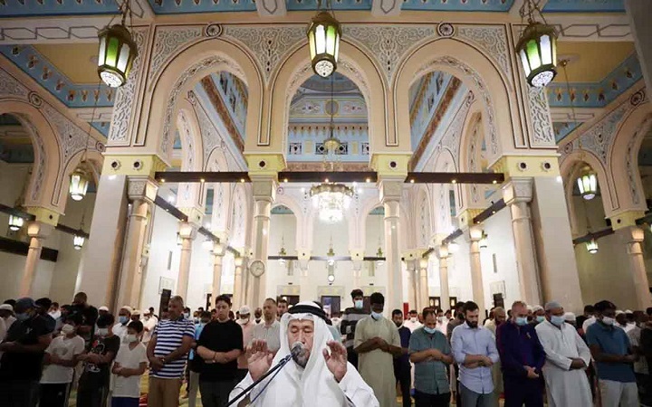 জ্যেষ্ঠ ইমাম-মুফতিদের গোল্ডেন ভিসা দিচ্ছে দুবাই