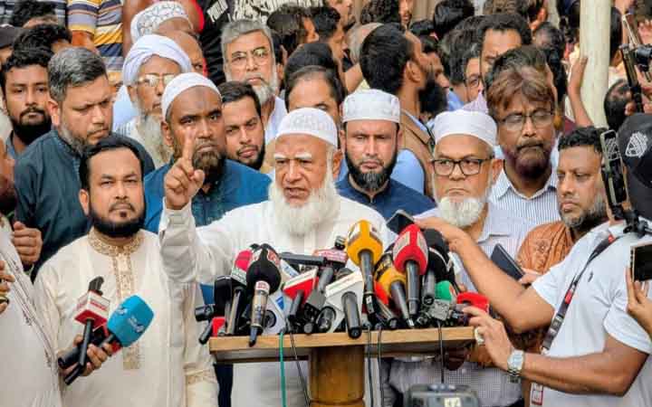 ধ্বংস করা স্বাস্থ্যকেন্দ্রে ৫০ লাখ টাকা দেওয়ার ঘোষণা জামায়াতের