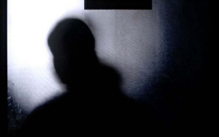 রাজধানীতে বৃদ্ধাকে নগ্ন করে নির্যাতন, গৃহকর্মীকে ধরতে অভিযান চলছে