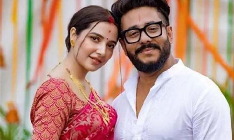 চিত্রনায়িকা শুভশ্রী দ্বিতীয় সন্তানের মা হচ্ছেন