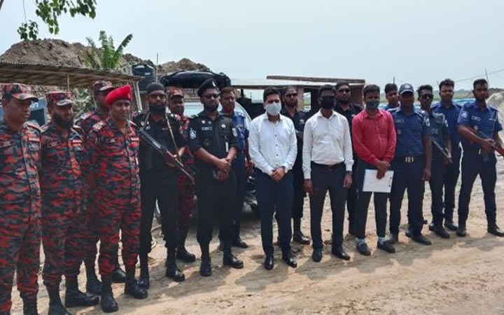 বৈধ কাগজ দেখাতে না পারায় পাঁচ ইটভাটাকে ৫ লাখ টাকা জরিমানা