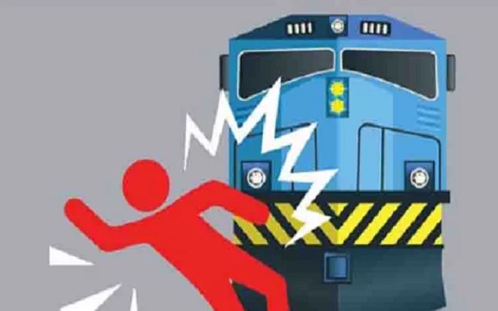 মোহনগঞ্জে ট্রেনের ধাক্কায় নারী নিহত