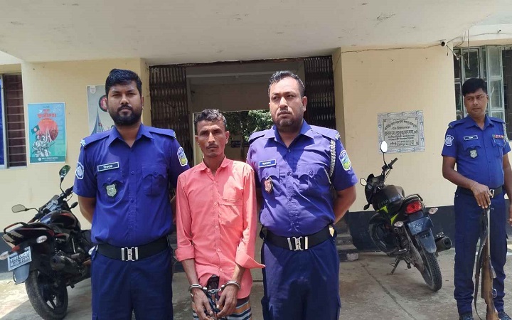 মোহনগঞ্জে গৃহবধূর ঝুলন্ত লাশ উদ্ধার, স্বামী গ্রেফতার