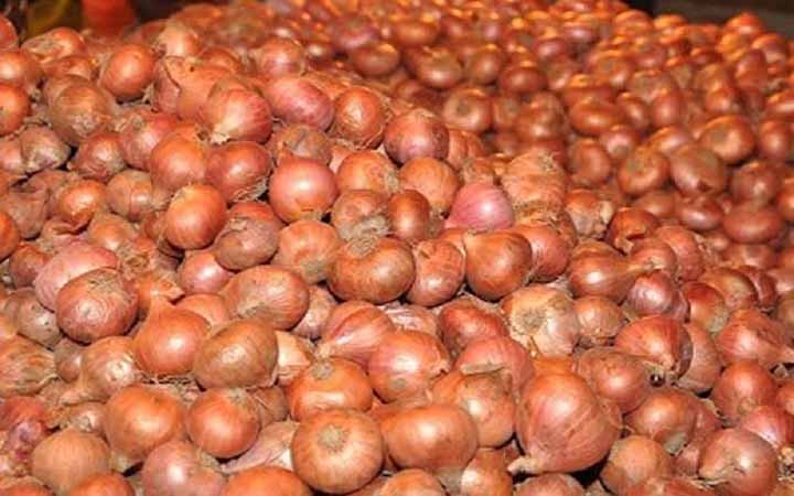 পেঁয়াজের দাম কেজিতে ৩০ টাকা বৃদ্ধি