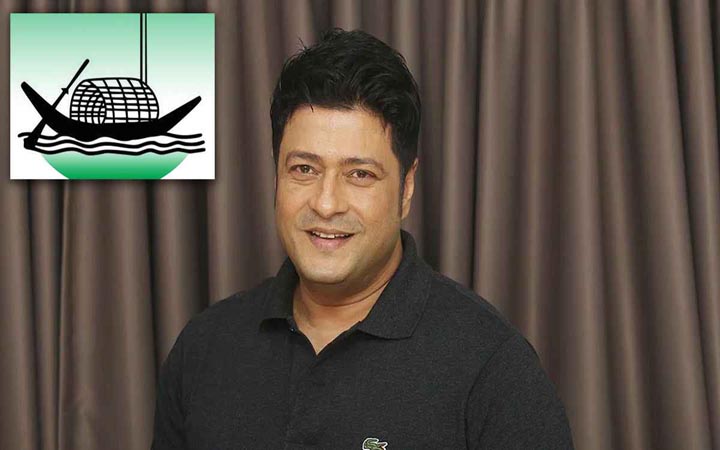 ঢাকা-১০ আসনে মনোনয়ন ফরম জমা দিয়েছেন নায়ক ফেরদৌস