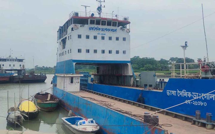 শরীয়তপুর-চাঁদপুর রুটে ফেরি চলাচল শুরু